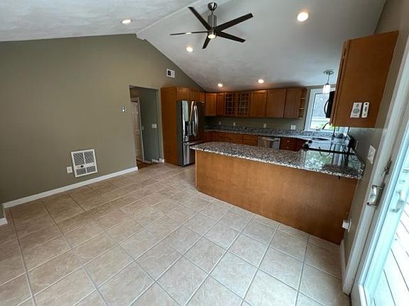 2nd image of 156 Holten St Floor 2