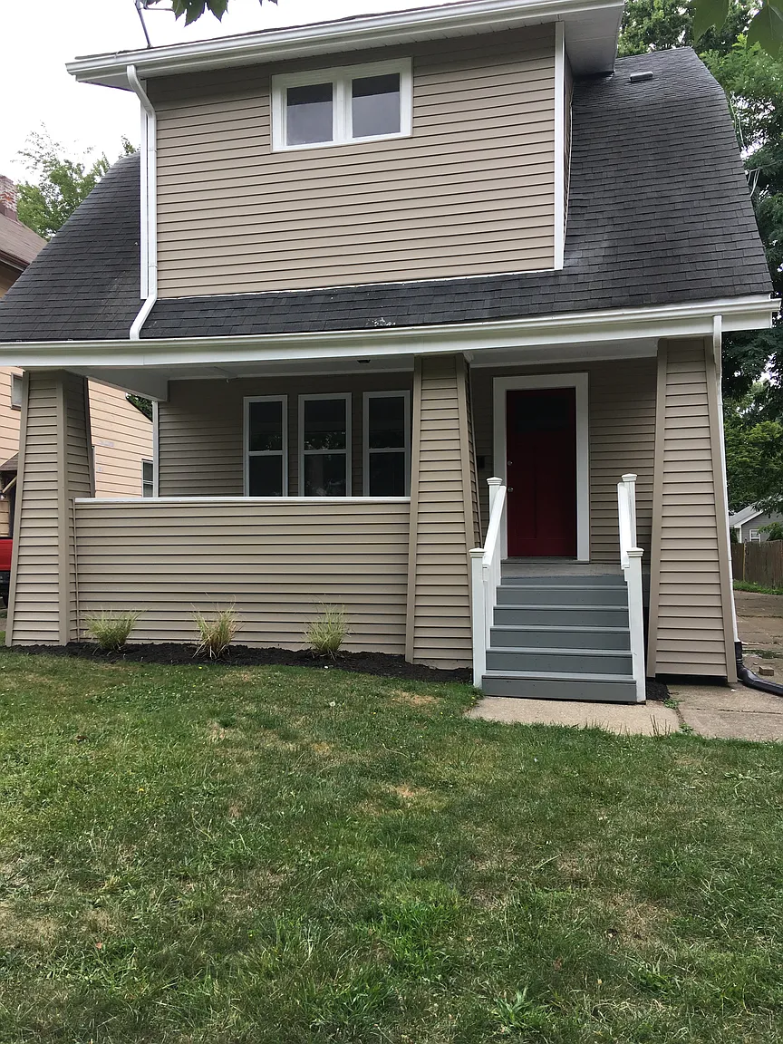 184 E Mapledale Ave photo 1