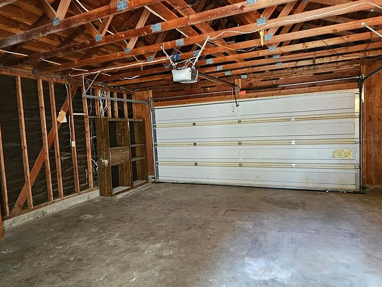 1406 Oak Knoll Rd — Photo 41