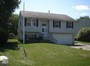 2719 Russett Rd, McHenry, IL 60050