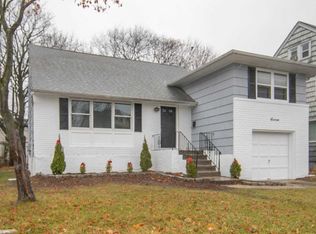 11 Shepherd St, Rockville Centre, NY 11570