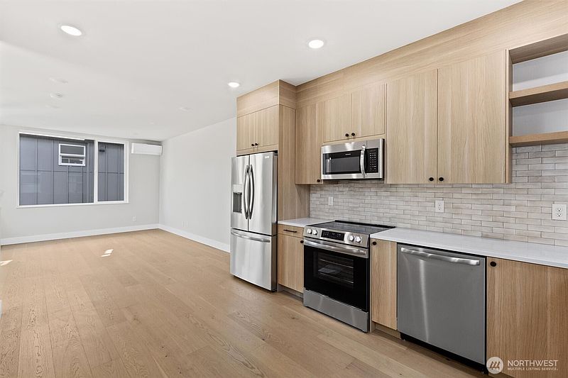 4th image of 1407 29th Avenue #B