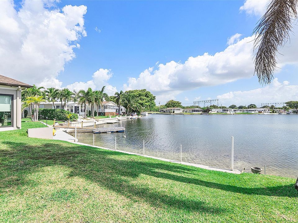 1st image of 3079 Lakeshore Drive