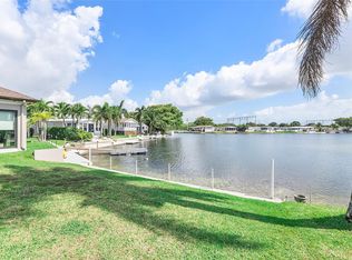 3079 Lakeshore Dr, Fort Lauderdale, FL 33312