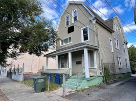1102 E Main St, Bridgeport, CT