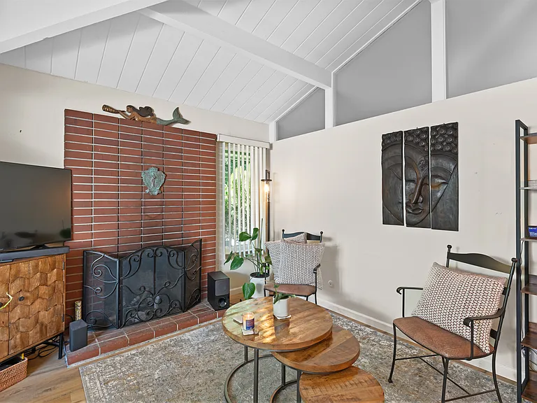 104 Lake Dr #3 — Photo 6