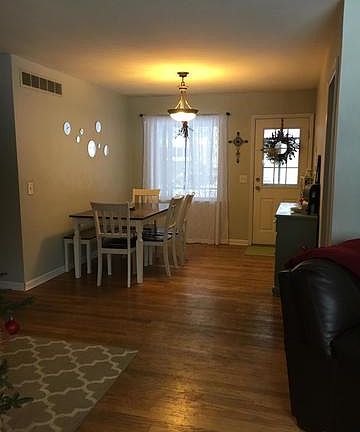 5th image of 1006 Illinois St