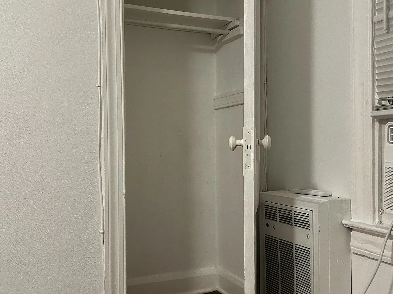 1416 S Lorenzo Ave - 3 — Photo 3