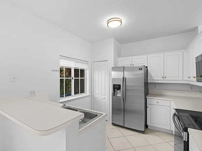 14261 SW 126th Pl — Photo 16