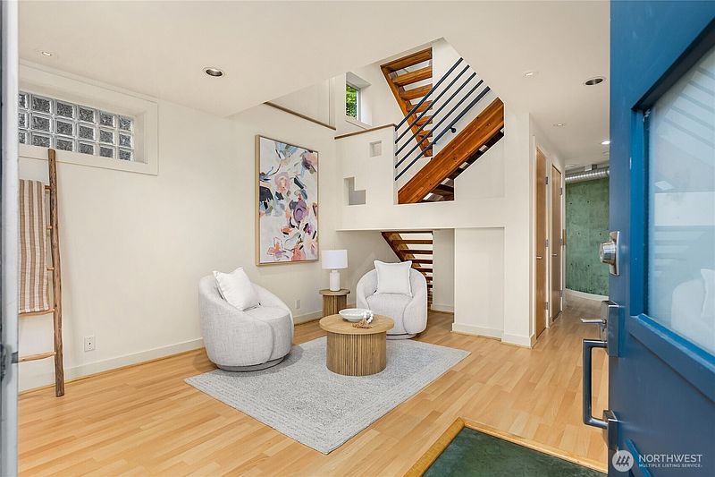 5th image of 4089 Rockaway Beach Road NE