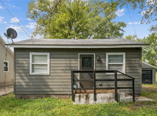 2424 E 37th St, Des Moines, IA 50317