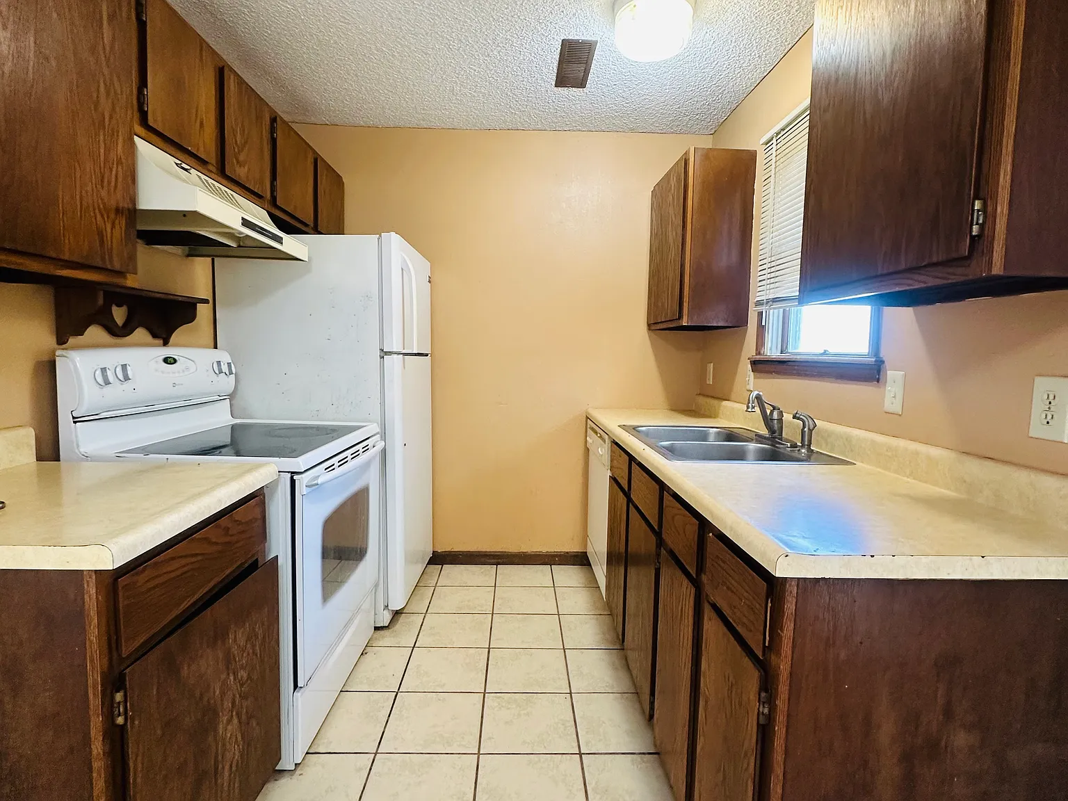 2 bed, 850 sqft, $1,000 — Photo 2