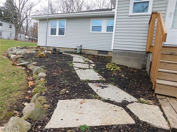 3rd image of 1693 Betz Dr