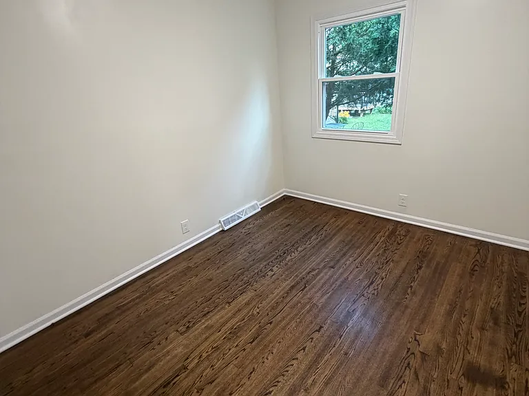 2422 Tippecanoe St — Photo 8