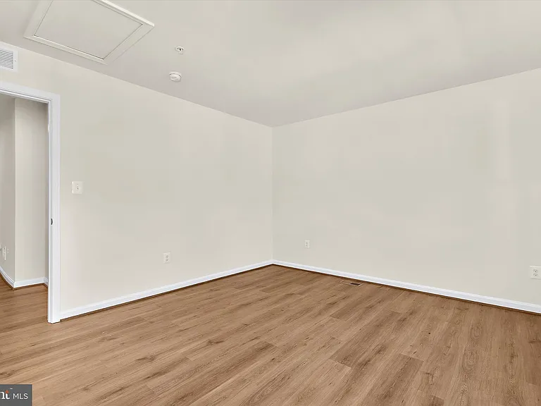 1102 Thomas Trl — Photo 24