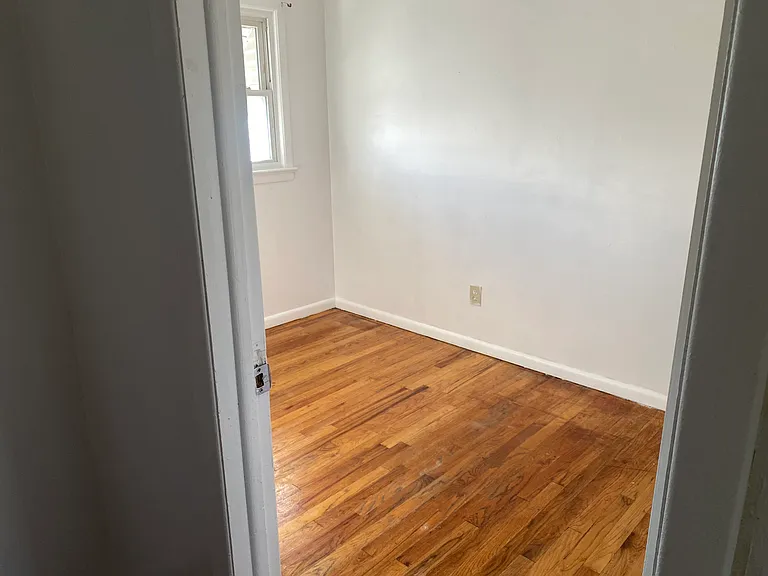 209-211 Paterson Ave #2 — Photo 7