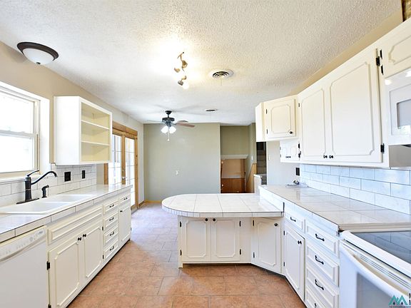 3rd image of 2401 Williams Ave