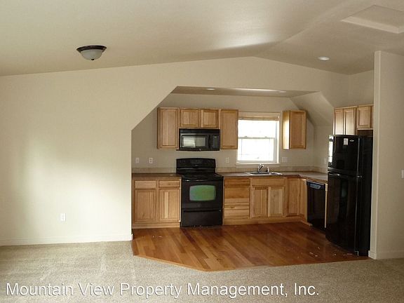 4th image of 158 SE McKinley Ave #A