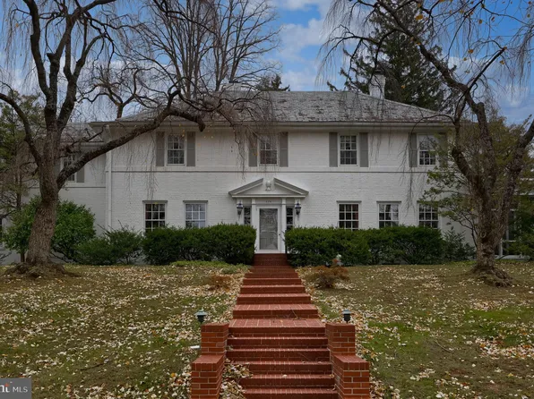 226 E Caracas Ave, Hershey, PA 17033