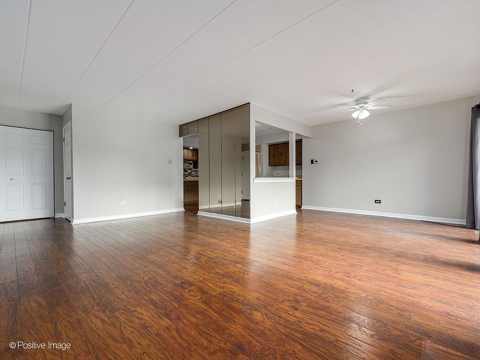 4714 W 106th St Oak Lawn, IL Zillow Apartments for Rent in Oak Lawn