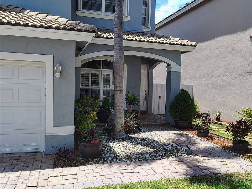 1st image of 5028 SW 38th Way