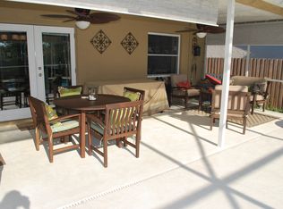 8000 17th Way N, Saint Petersburg, FL 33702