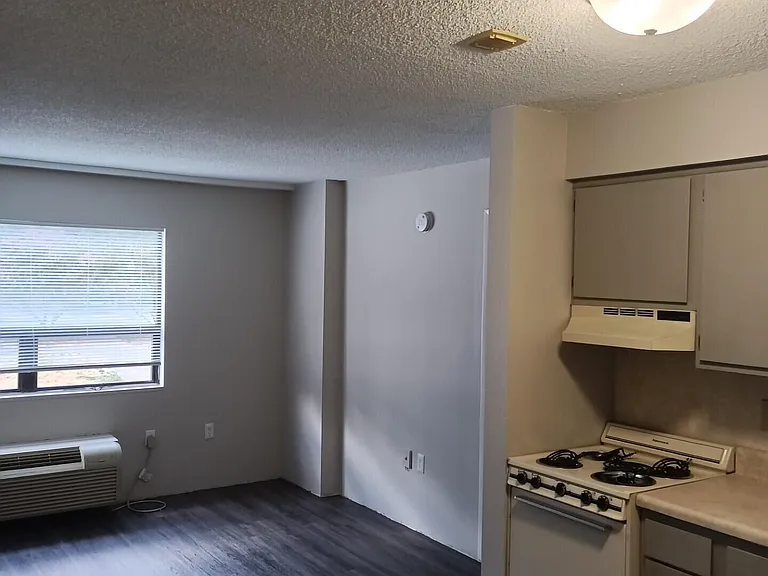 4700 Westgrove St #203 — Photo 4