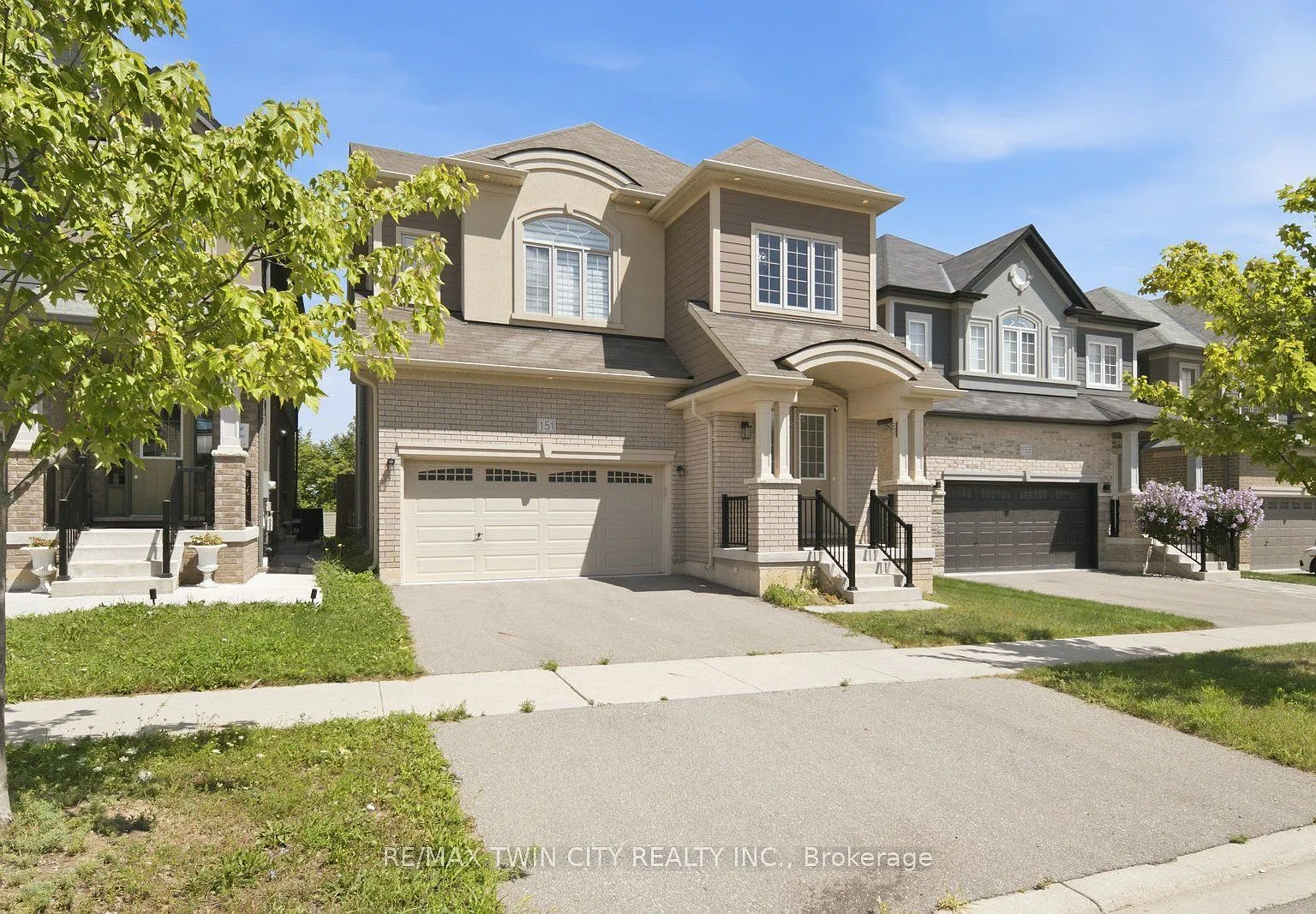 5 bed, $2,999 — Photo 2