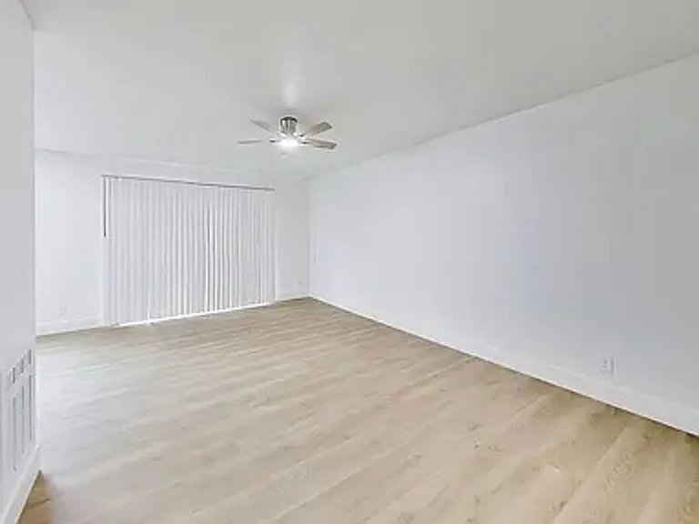 2727 Marina Boulevard — Photo 21