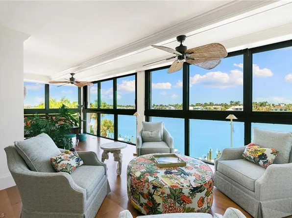 2400 Gulf Shore BLVD N #305, NAPLES, FL 34103