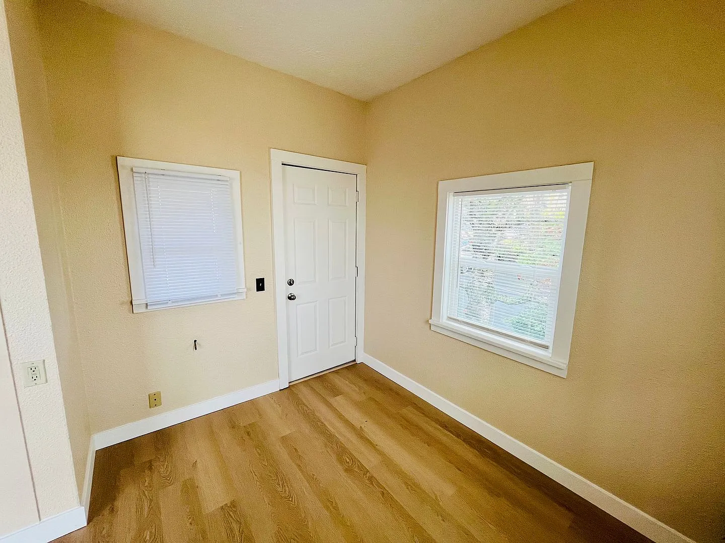 COHJ02 — Photo 3
