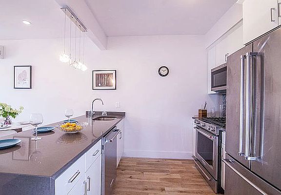 2nd image of 1276 De Kalb Ave #2B