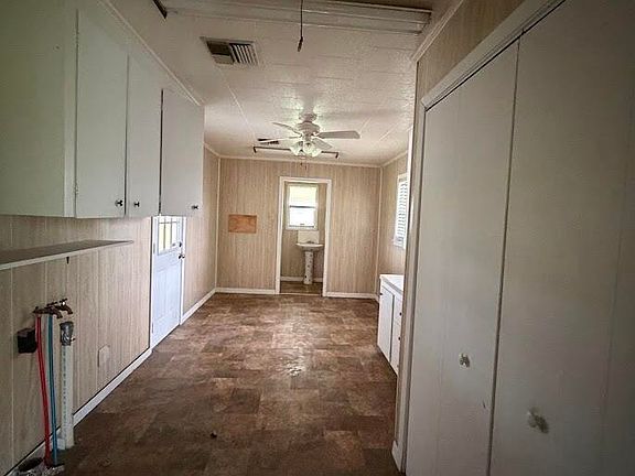 5th image of 5025 Benton Rd
