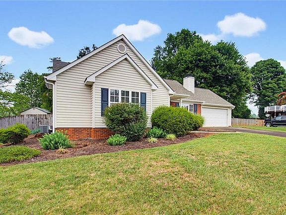 2nd image of 6051 Summer Trace Ln