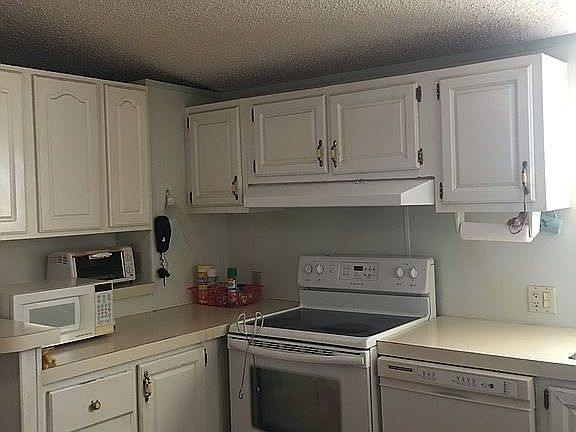 2nd image of 114 Kelly Ct