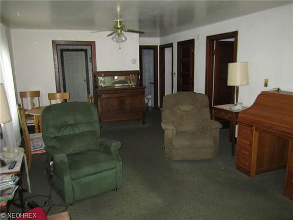 2nd image of 809 Belmont Ave
