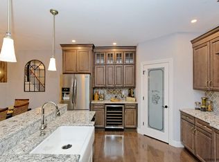 9 Stacey Way, North Greenbush, NY 12180