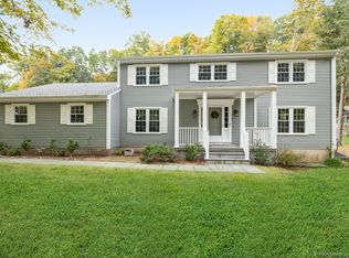 148 Riverbank Dr, Stamford, CT 06903