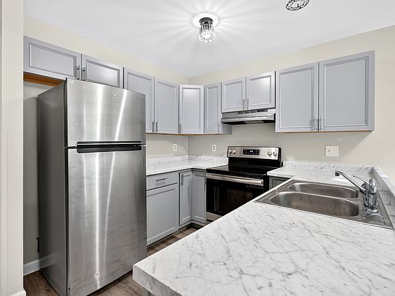 4th image of 837 Princeton Cir