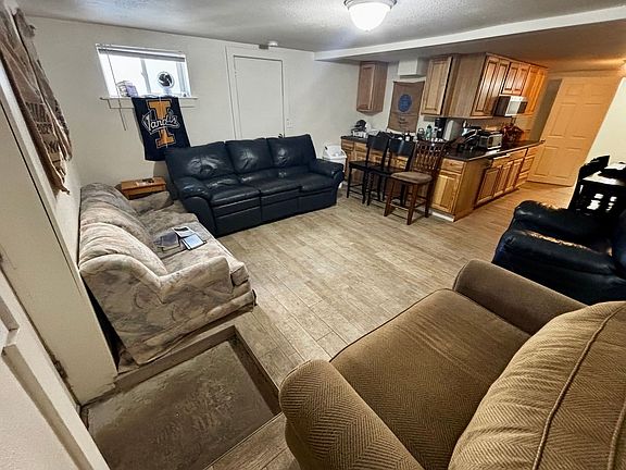 3rd image of 623 S Jefferson St #2