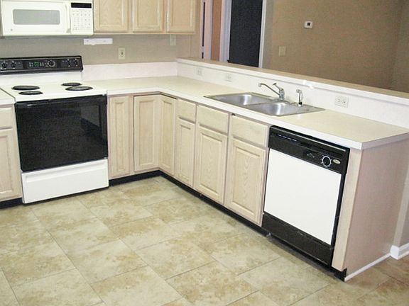 3rd image of 2631 McCormick Woods Dr