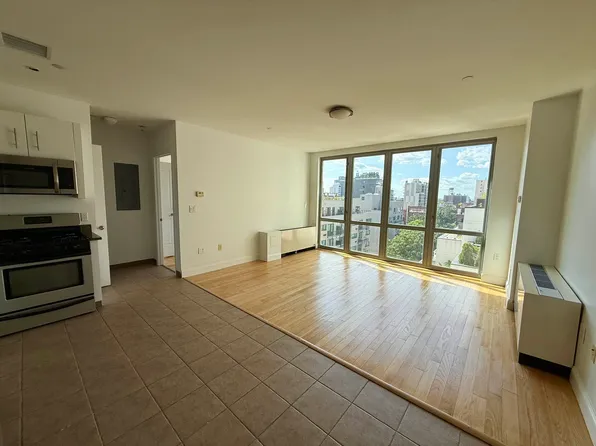 579 Warren Street image 1 of 12