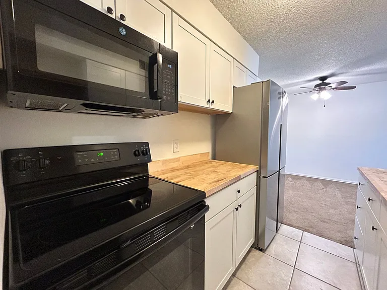 140 E Highline Cir #108 — Photo 9