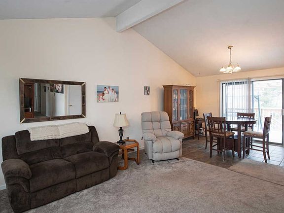 5th image of 3214 Mirror Lake Dr