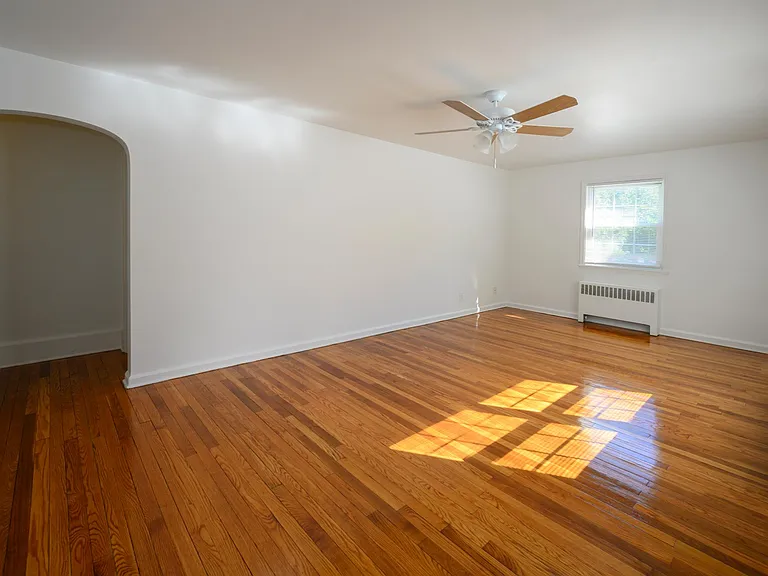Oakmont Park Apartments — Photo 6