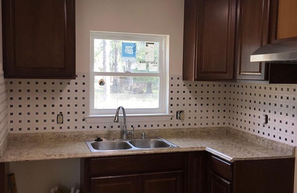 2nd image of 400 Phillips Ave
