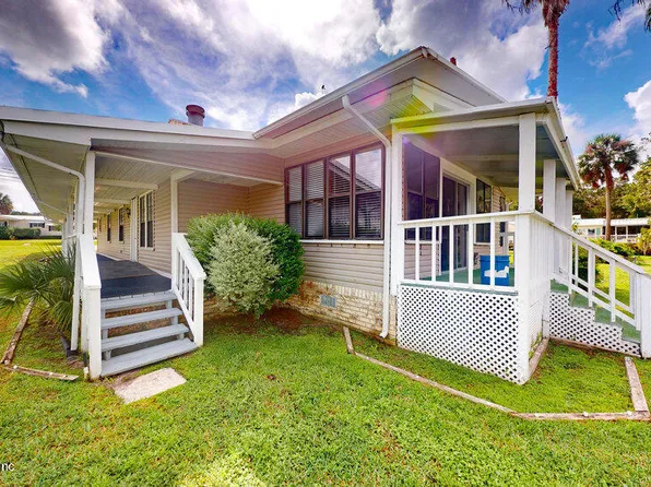 11 HOCKEY Drive, Welaka, FL 32193