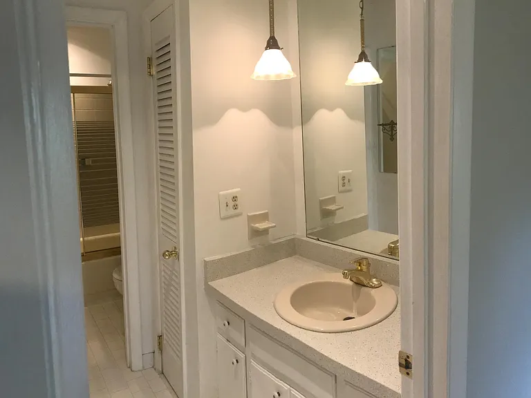 3901 Whitland Ave #8 — Photo 9