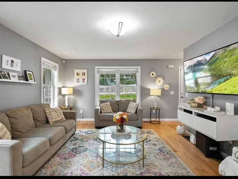 50 Pierce Ave — Photo 5