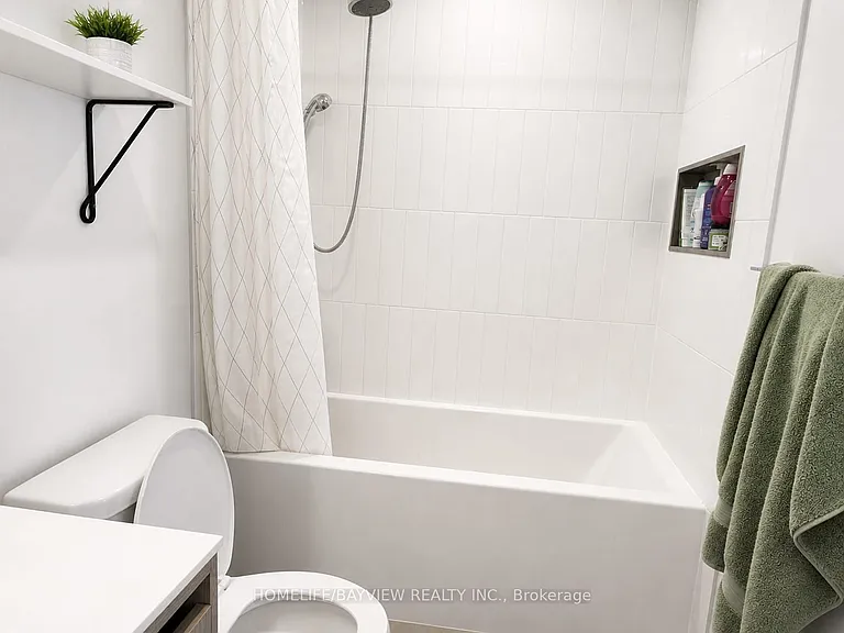 7950 Bathurst St #B-2303 — Photo 22